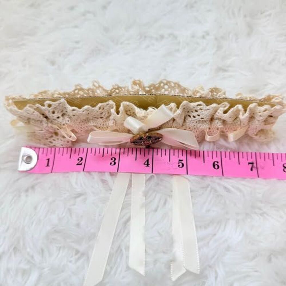 Ivory Lace Bridal Garter Wedding Garter Heart Charm Keepsake - Picture 8 of 8